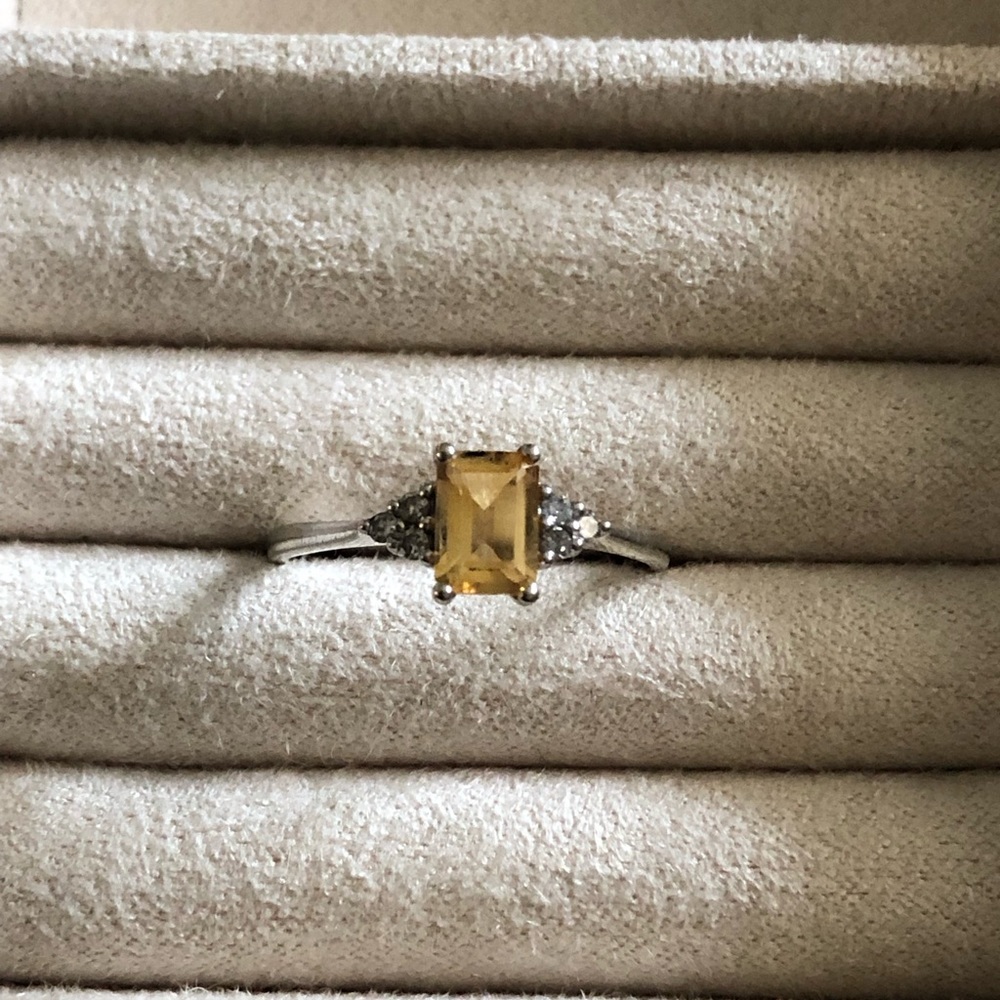 Citrine and diamond ring 10k white gold